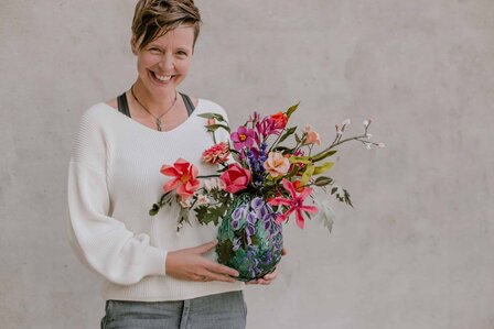 Daphne Engelke Viltbloemen Bij vilt enzo